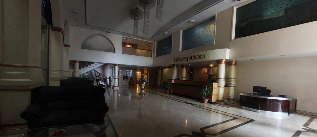 Hotel Grand International Райпур Экстерьер фото